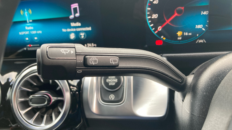 Mercedes-Benz GLB 200 AMG Line Premium 5dr 7G-Tronic Petrol Estate